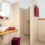 Bina Villa Labinci