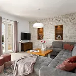 Villa Bina