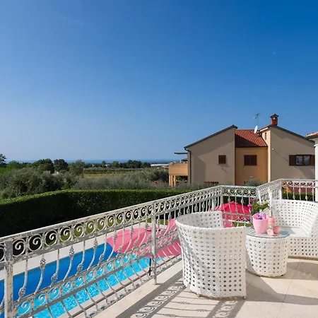 Bina Villa Labinci